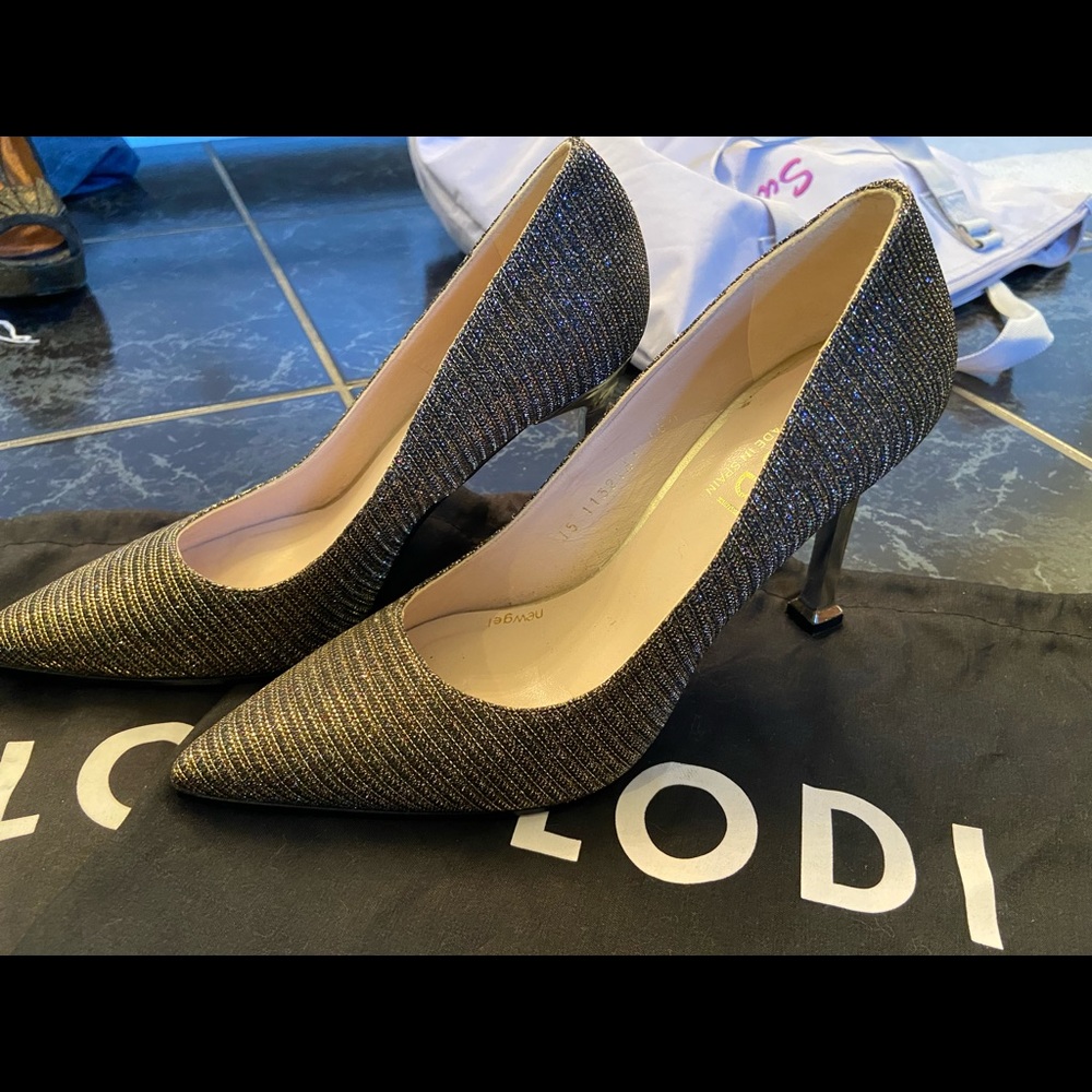LODI gold metallic sparkle pumps. Gold square end heels. Gorgeous condition.